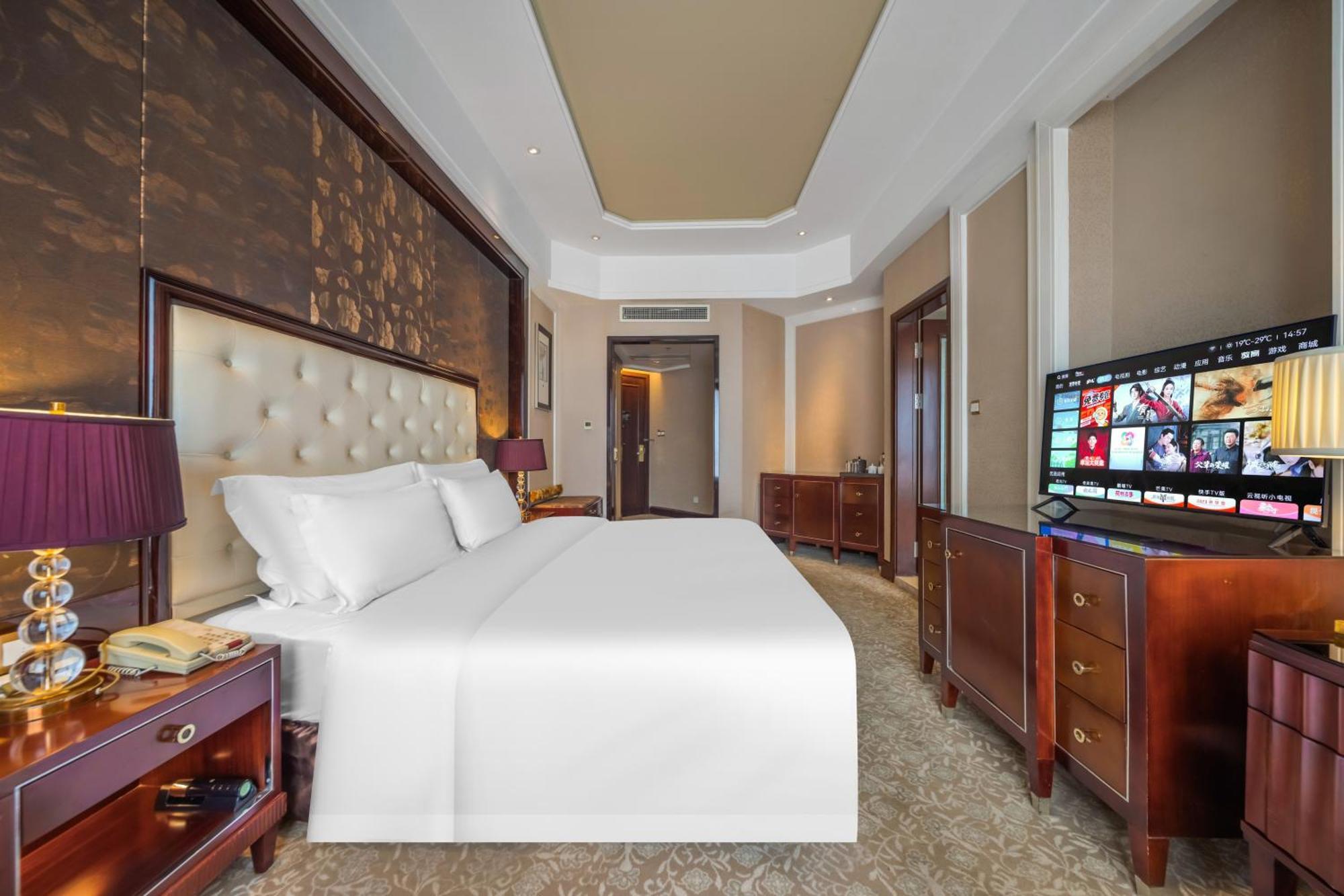 Wyndham Grand Plaza Royale Palace Chengdu Exterior foto