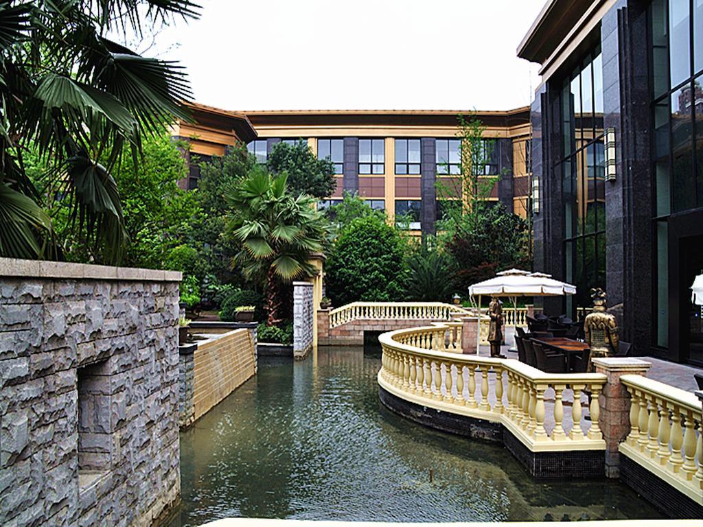 Wyndham Grand Plaza Royale Palace Chengdu Exterior foto